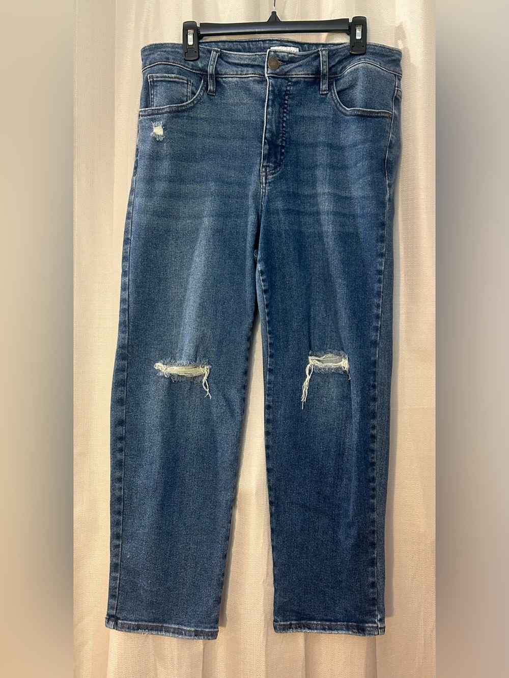 Ava & Viv High Rise Slim Straight Cropped Jeans Distressed